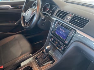 2016 Volkswagen Passat 1.8T SE