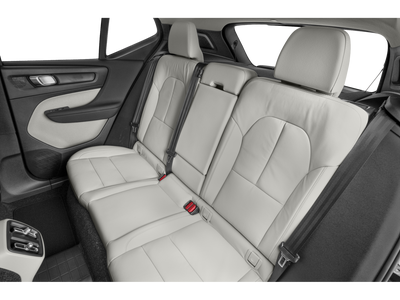 2022 Volvo Xc40 Momentum