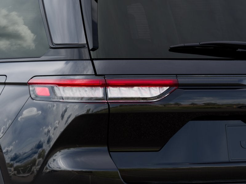 2027 Jeep Grand Cherokee GRAND CHEROKEE LAREDO X 4X2