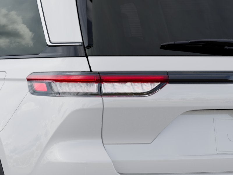 2027 Jeep Grand Cherokee GRAND CHEROKEE LAREDO X 4X2
