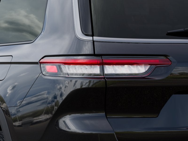 2027 Jeep Grand Cherokee GRAND CHEROKEE L LAREDO ALTITUDE 4X2
