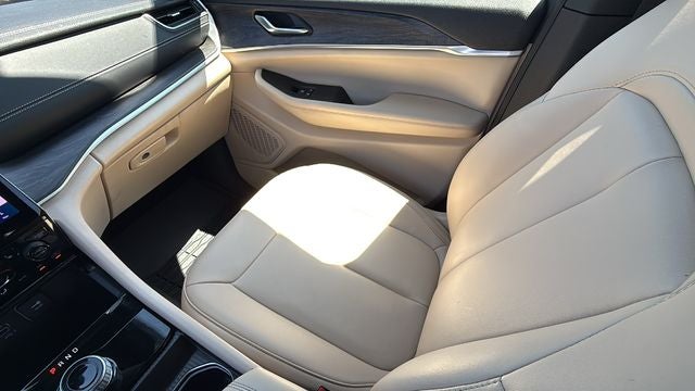 2025 Jeep Grand Cherokee Limited 4x2