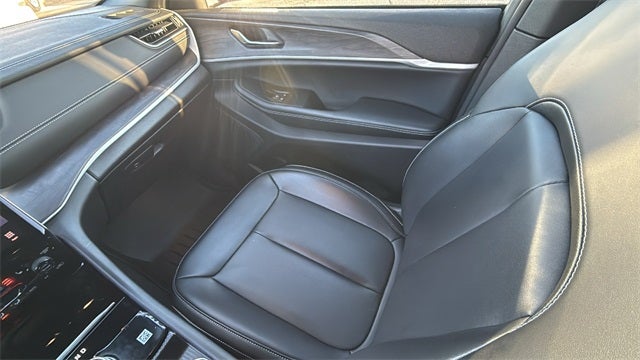 2025 Jeep Grand Cherokee Limited 4x2