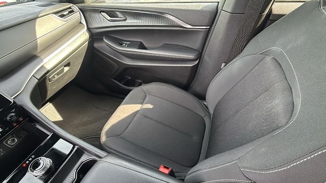 2025 Jeep Grand Cherokee Laredo X 4x4