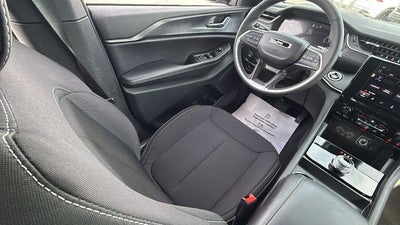 2025 Jeep Grand Cherokee Laredo X 4x4