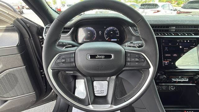 2025 Jeep Grand Cherokee Laredo X 4x4