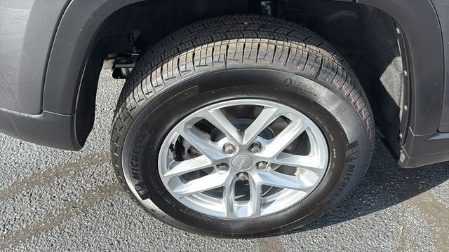 2025 Jeep Grand Cherokee Laredo X 4x4