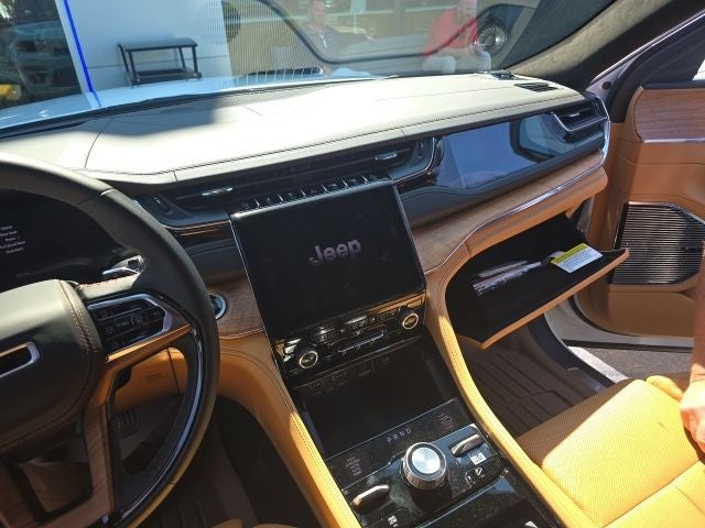 2025 Jeep Grand Cherokee Summit