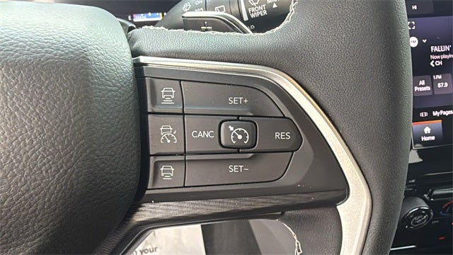 2025 Jeep Grand Cherokee L Laredo 4x2