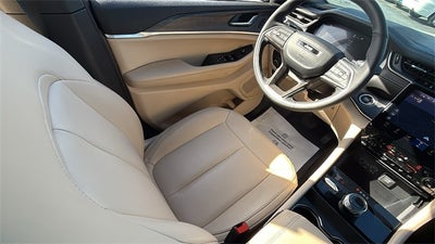 2025 Jeep Grand Cherokee L Limited 4x4