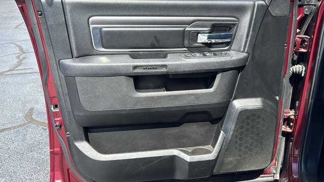2024 RAM 1500 Classic Warlock Crew Cab 4x2 5'7' Box