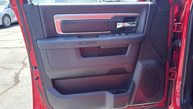 2024 RAM 1500 Classic Warlock Crew Cab 4x2 5'7' Box