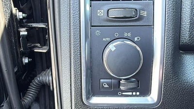 2024 RAM 1500 Classic Warlock Crew Cab 4x2 5'7' Box