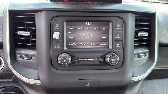 2020 RAM 1500 Big Horn Quad Cab 4x2 6'4' Box