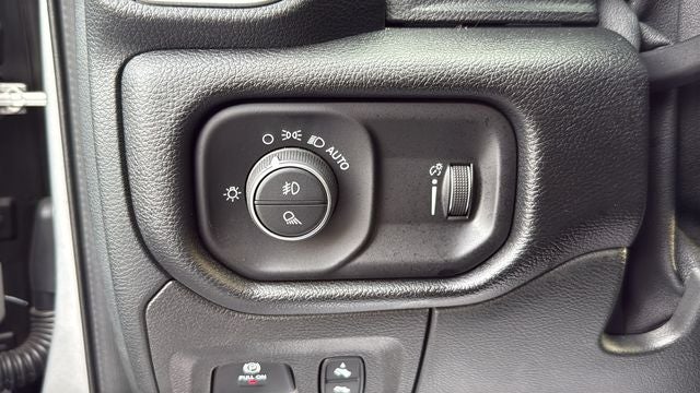 2020 RAM 1500 Big Horn Crew Cab 4x2 5'7' Box