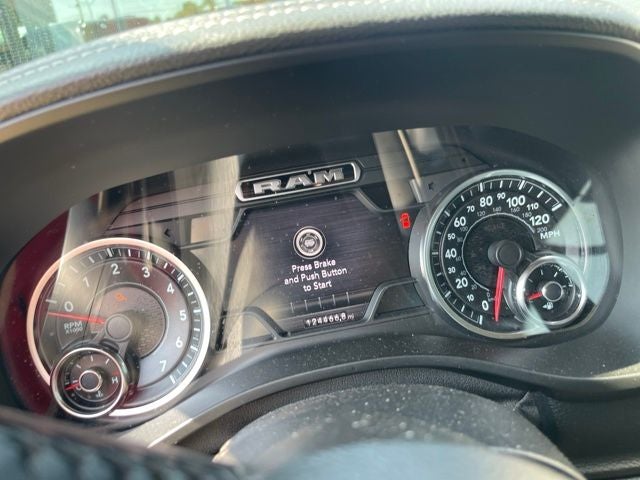 2020 RAM 1500 Laramie Crew Cab 4x2 5'7' Box
