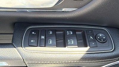 2024 RAM 1500 Laramie Crew Cab 4x2 5'7' Box