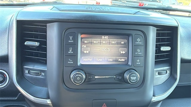 2022 RAM 1500 Big Horn Crew Cab 4x4 5'7' Box