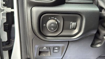 2020 RAM 1500 Big Horn Crew Cab 4x4 5'7' Box