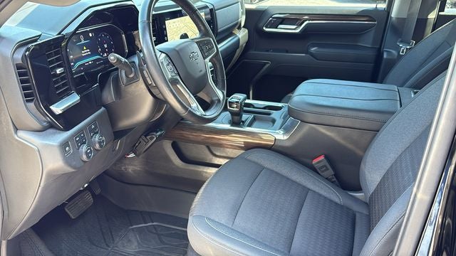 2023 Chevrolet Silverado 1500 4WD Crew Cab Short Bed RST