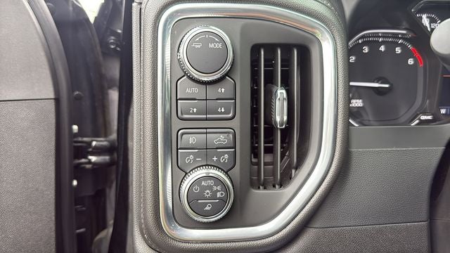 2022 GMC Sierra 2500HD 4WD Crew Cab Standard Bed SLT