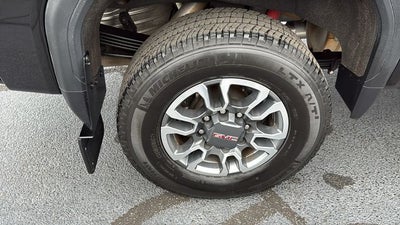 2022 GMC Sierra 2500HD 4WD Crew Cab Standard Bed SLT