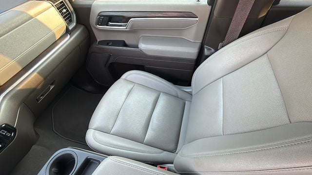 2025 GMC Sierra 1500 2WD Crew Cab Short Box SLT