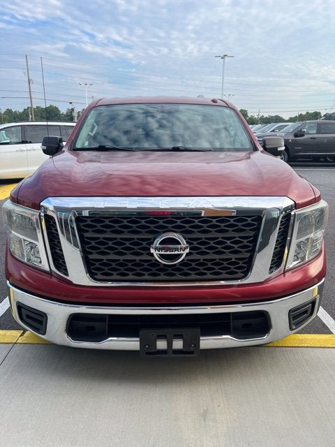 2017 Nissan TITAN SV