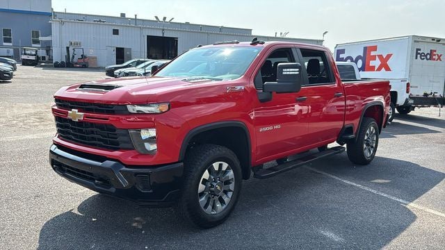 2025 Chevrolet Silverado 2500HD 4WD Crew Cab Standard Bed Custom