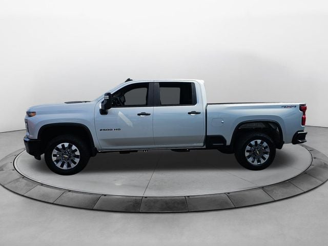 2022 Chevrolet Silverado 2500HD 4WD Crew Cab Standard Bed Custom
