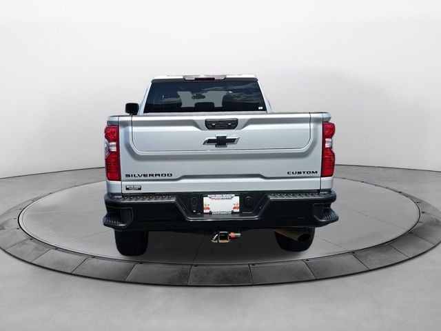 2022 Chevrolet Silverado 2500HD 4WD Crew Cab Standard Bed Custom