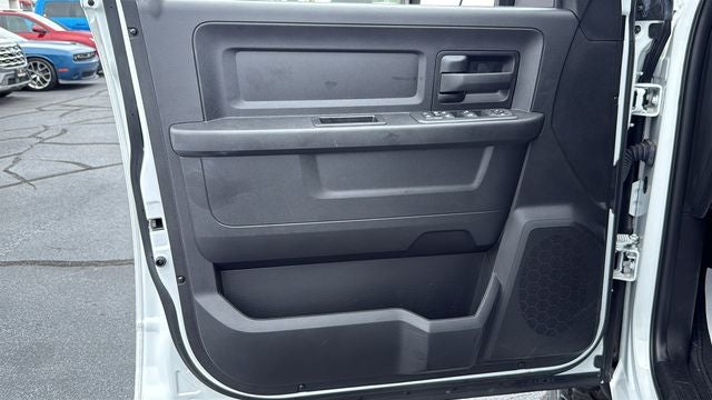 2025 RAM 2500 Tradesman Crew Cab 4x4 6'4' Box