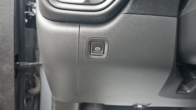 2021 Chevrolet Silverado 1500 2WD Crew Cab Short Bed Custom