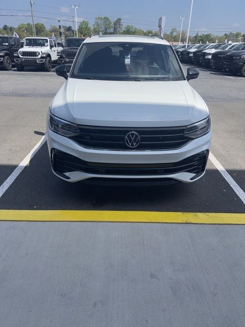 2022 Volkswagen Tiguan 2.0T SE R-Line Black