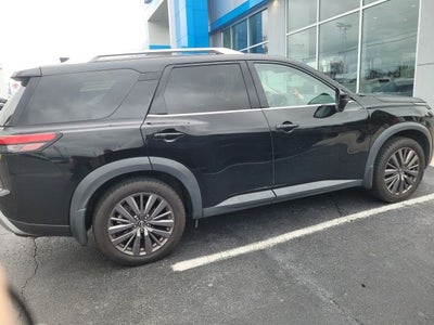 2022 Nissan Pathfinder SL 2WD