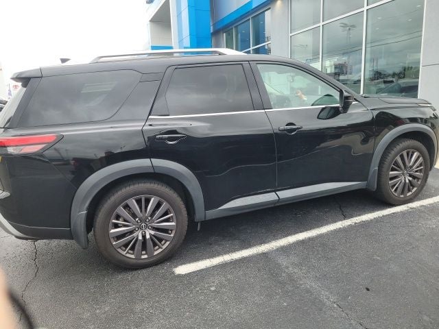 2022 Nissan Pathfinder SL 2WD