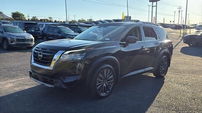 2022 Nissan Pathfinder SL 2WD