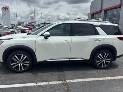 2024 Nissan Pathfinder Platinum FWD