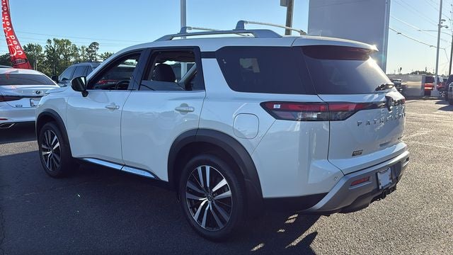 2024 Nissan Pathfinder Platinum FWD