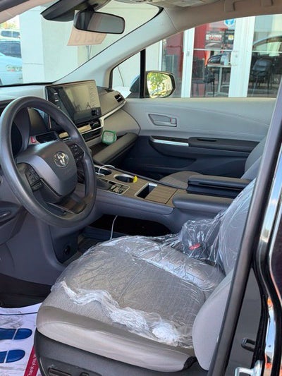 2024 Toyota Sienna LE