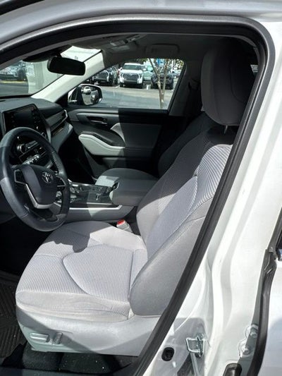 2022 Toyota Highlander LE