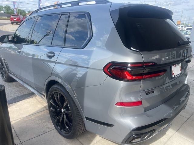 2025 BMW X7 M60i
