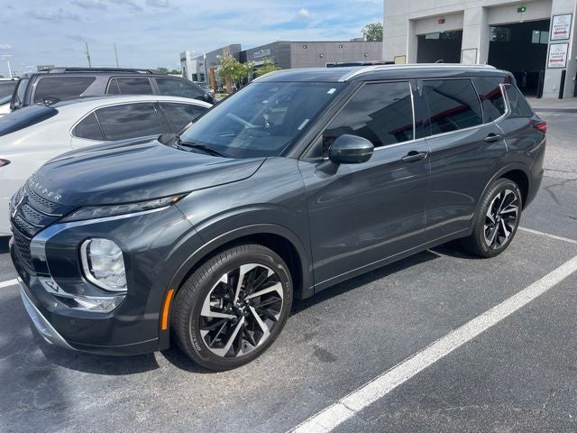 2024 Mitsubishi Outlander Base