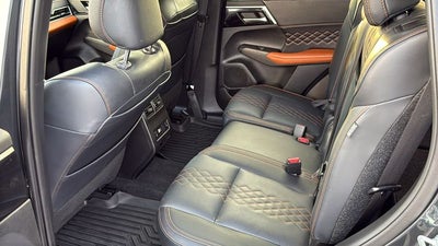 2024 Mitsubishi Outlander Base