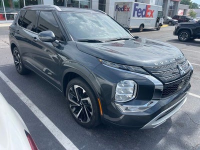 2024 Mitsubishi Outlander Base