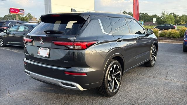 2024 Mitsubishi Outlander Base