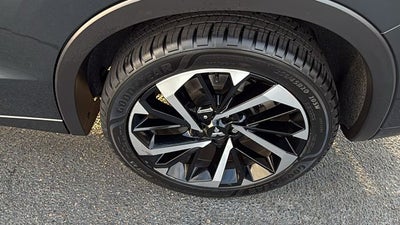 2024 Mitsubishi Outlander Base