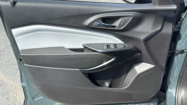 2025 Chevrolet Trax FWD LT