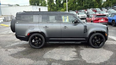 2025 Land Rover Defender 130 P400 X-Dynamic SE