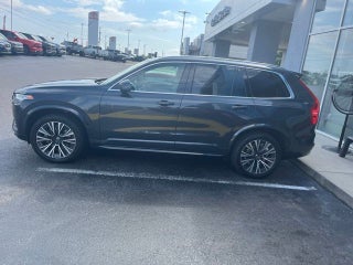 2022 Volvo XC90 T5 Momentum